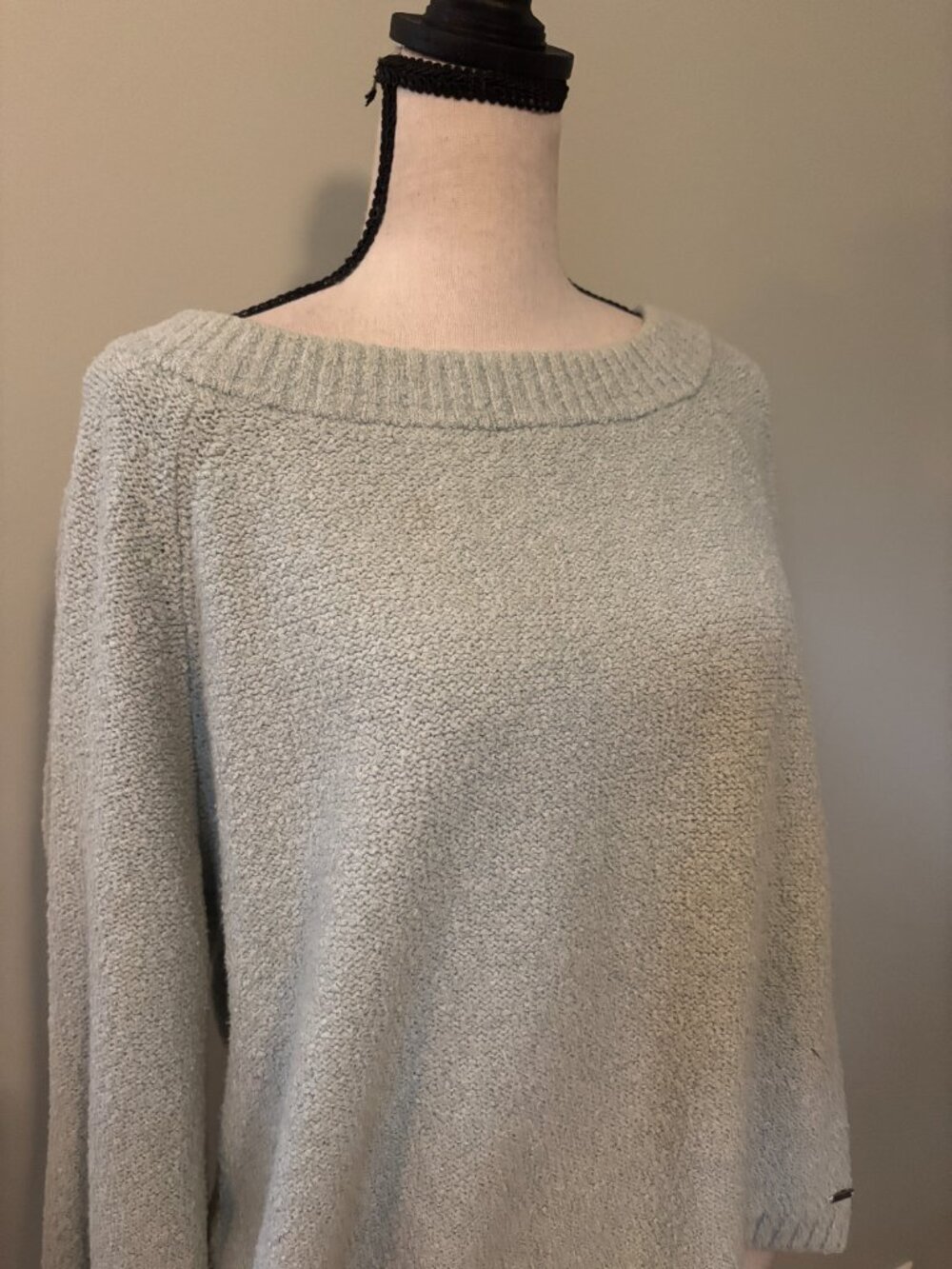 Clearance Hollister Sage Boat Neck Popcorn Knit Sweater M - Picture 2 of 6